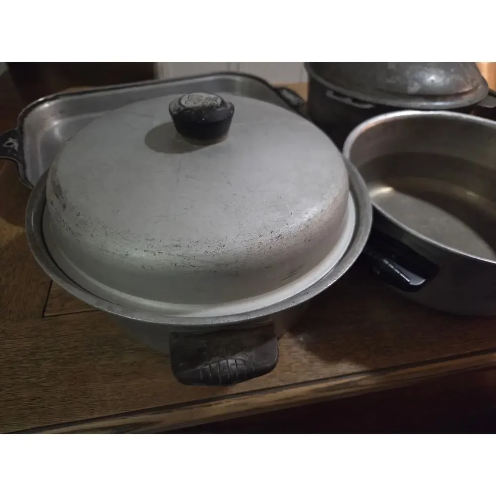 Lot 8 Vtg Wear-Ever Pots Pans 1960s Starburst Lids Stainless Inner Clad
